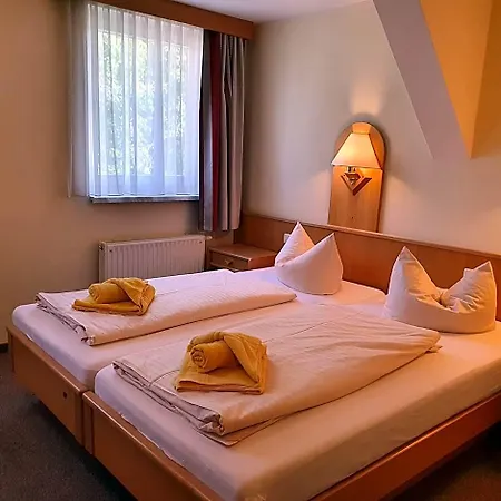Zur Friedenseiche ホテル