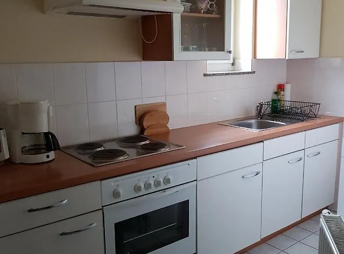 Zur Friedenseiche Hotel *